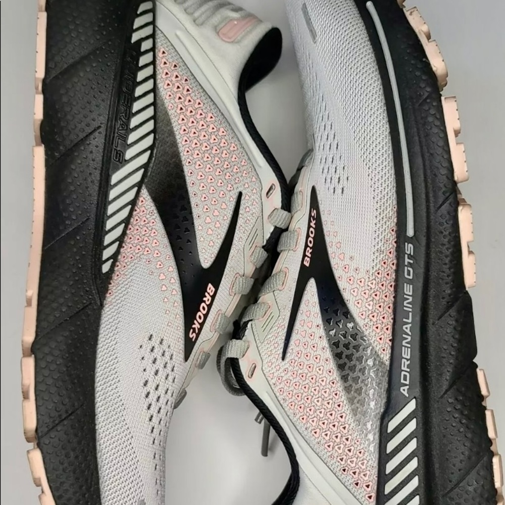 Brooks Adrenaline GTS 22